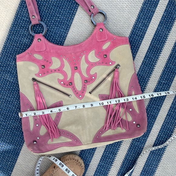 ❤️Large Guess Genuine Suede Boho Bag with fringe and special detail! - Picture 5 of 9